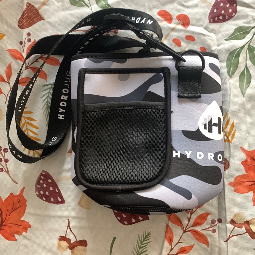 White camo HydroJug Sleeve